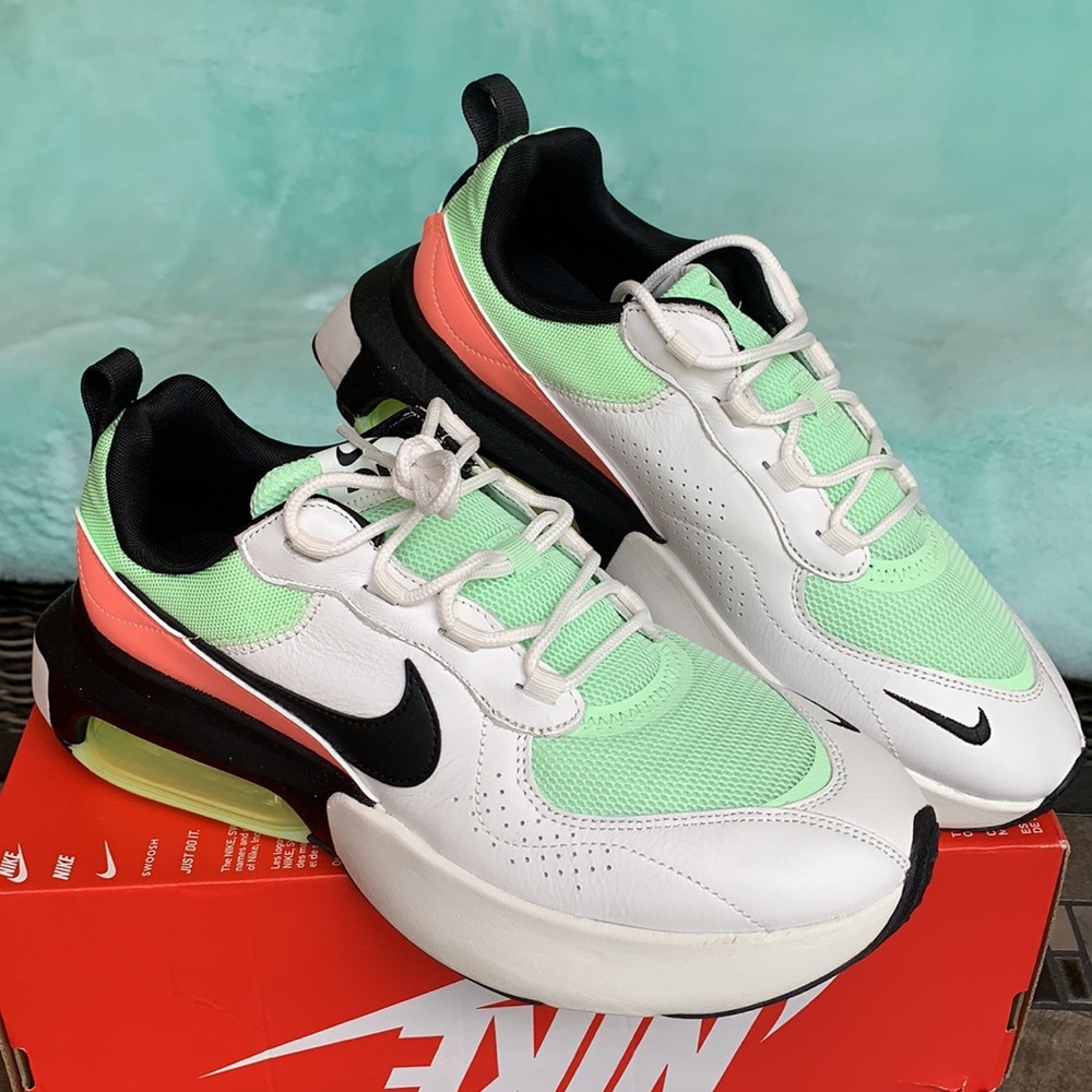 NIKE WMNS AIR MAX VERONA - Picture 6 of 16